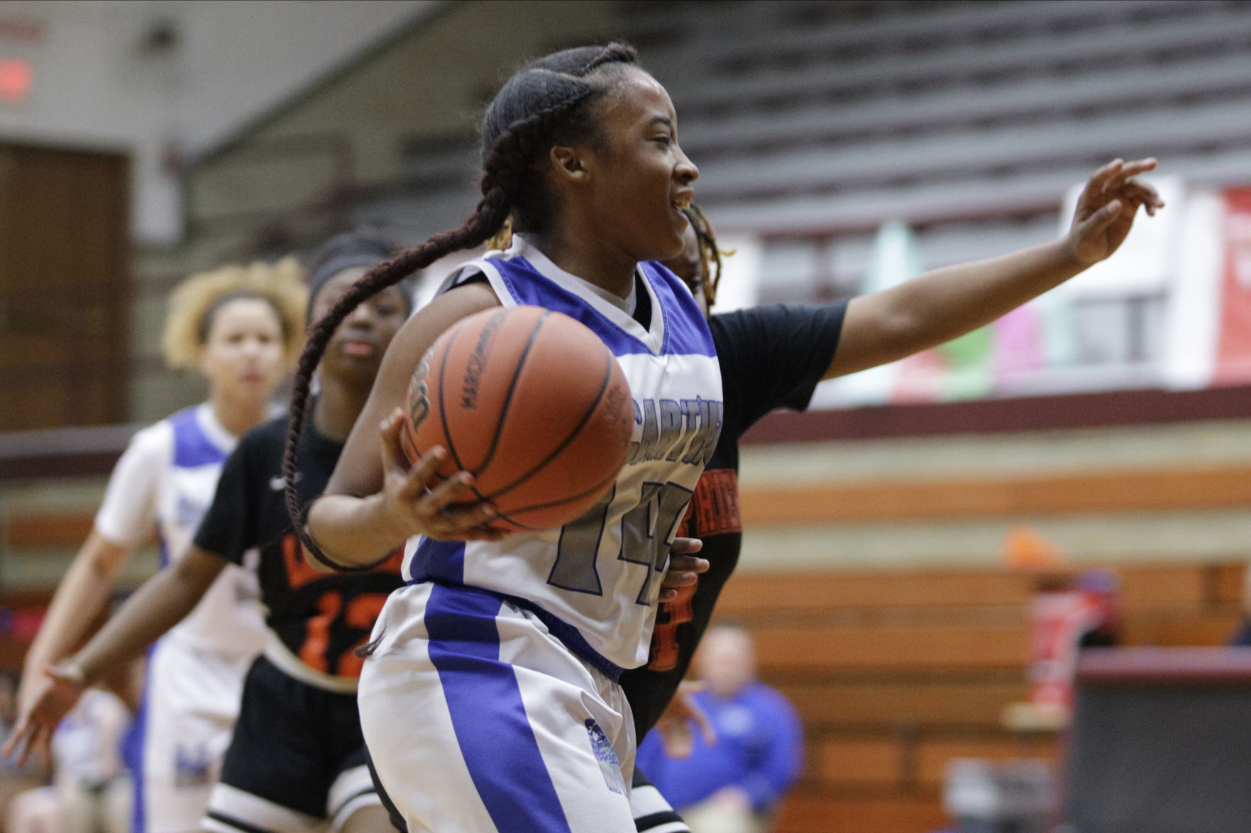 GALLERY-MacArthur-sectional-semis-011-022620.JPG